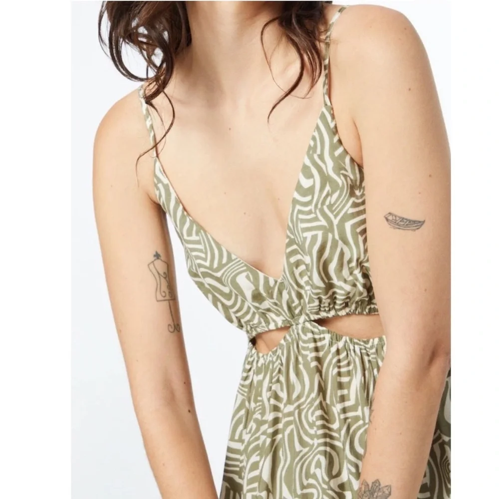 Abercrombie & Fitch Abstract Geometric Cut-Out Tiered Maxi Dress Green XLP